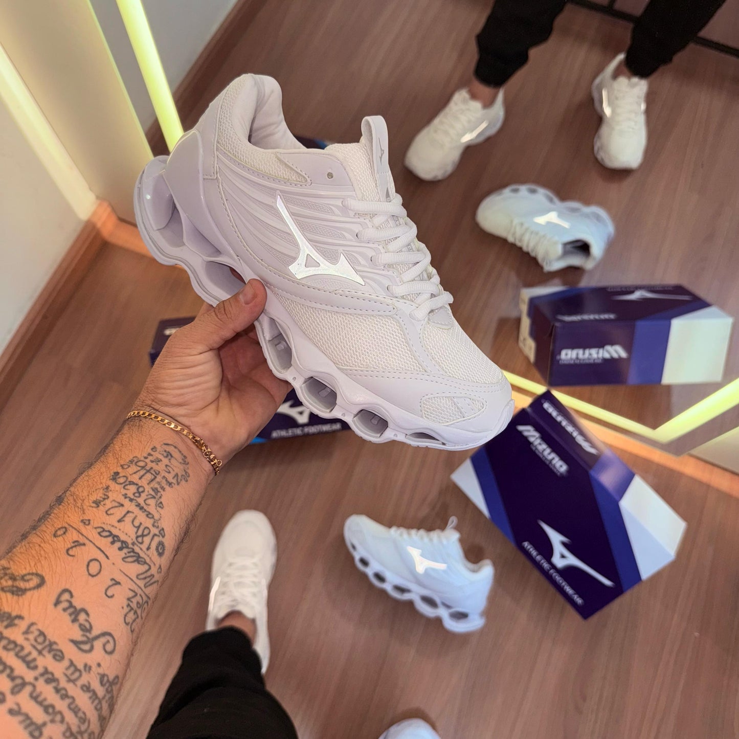 Tênis Mizuno Prophecy 13-S Branco Refletivo – Design Exclusivo e Conforto Máximo