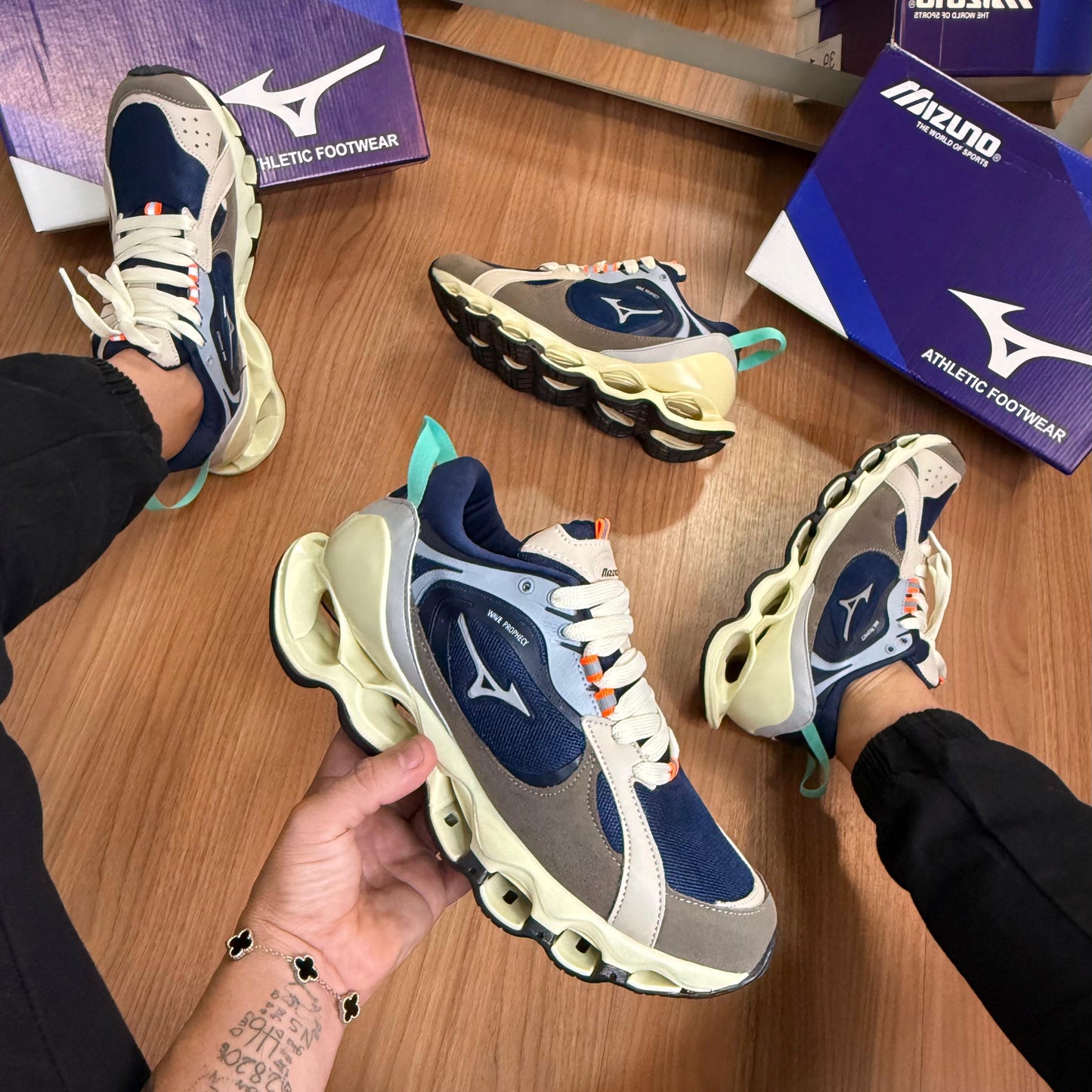 Tênis Mizuno Wave Prophecy Beta 2 Azul e Creme – Design Exclusivo e Confortável