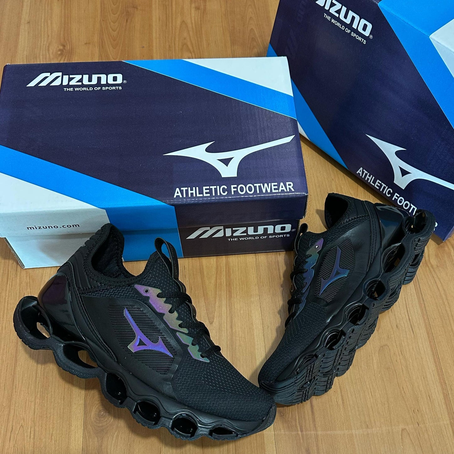 Tênis Mizuno WK Refletivo Preto – Estilo Street e Alto Conforto