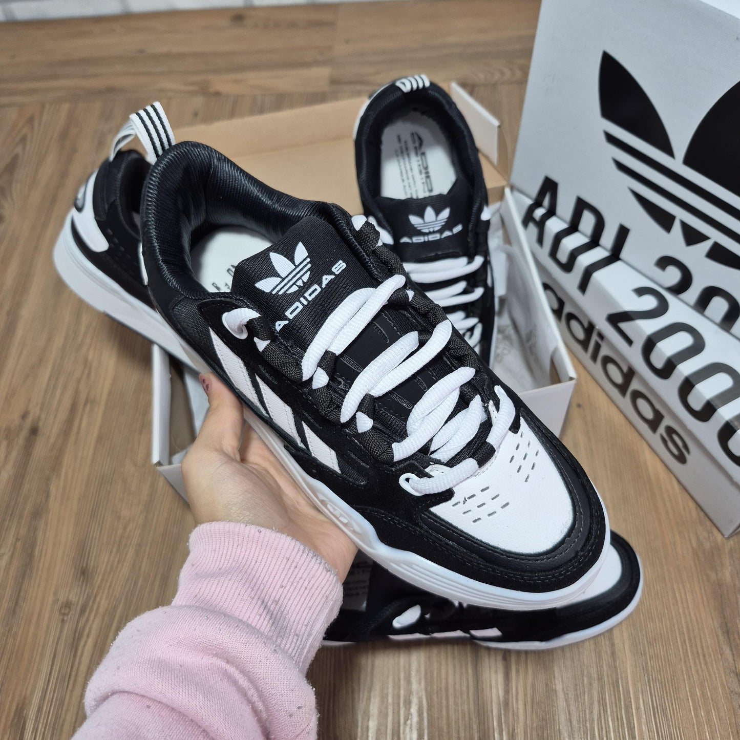 Tênis Adidas Adi2000 Preto e Branco – Estilo Casual Premium