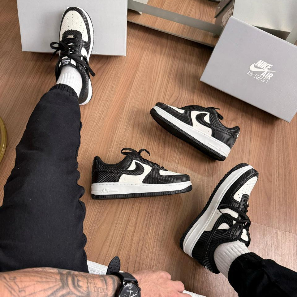 Tênis Nike Air Force Panda Carbono – Estilo e Conforto