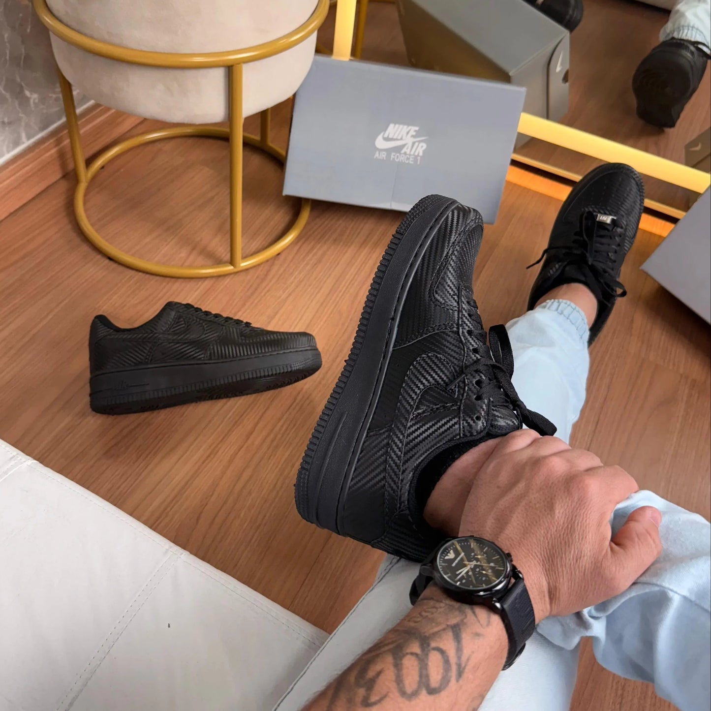 Tênis Nike Air Force Carbono – Estilo e Conforto