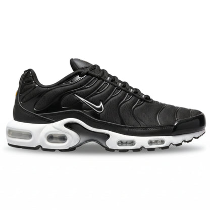 Tênis Nike TN Preto e Branco – Conforto e Estilo Urbano