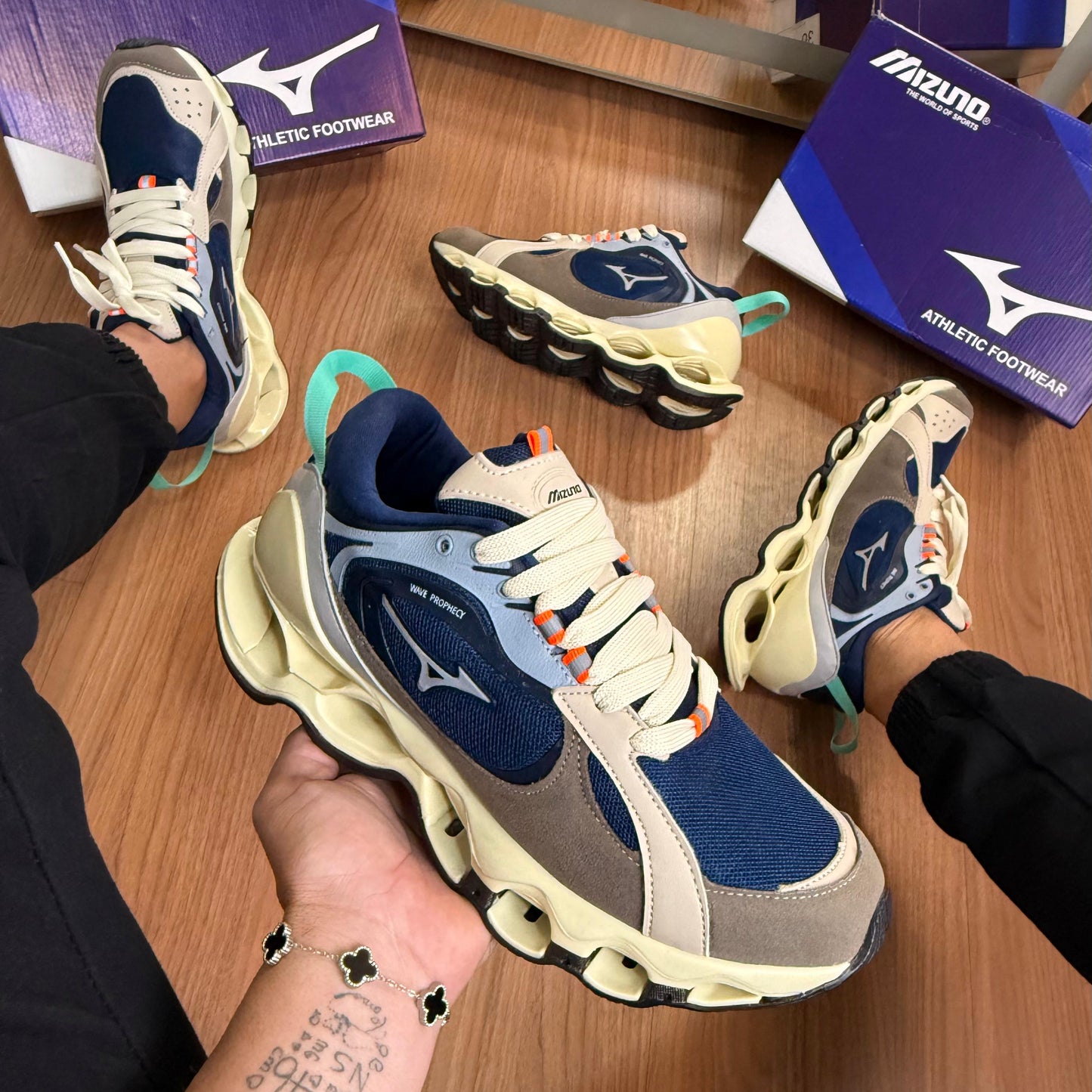 Tênis Mizuno Wave Prophecy Beta 2 Azul e Creme – Design Exclusivo e Confortável