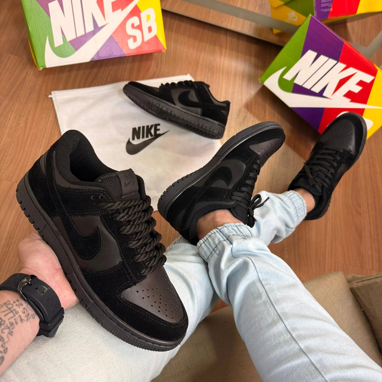 Tênis Nike Dunk Preto – Clássico e Atemporal com Toque Moderno