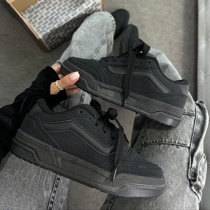 Tênis Vans Hylane Preto – Design Moderno e Confortável