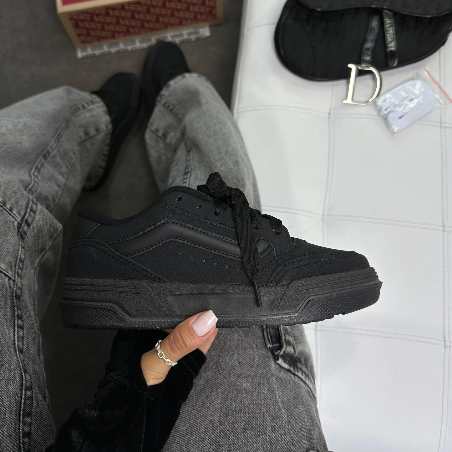 Tênis Vans Hylane Preto – Design Moderno e Confortável