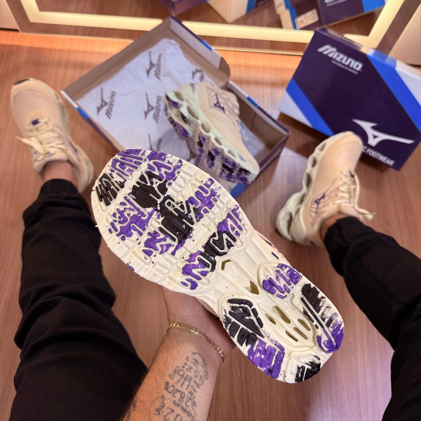 Tênis Mizuno Pro 13-S Creme Flor de Lótus – Edição Premium