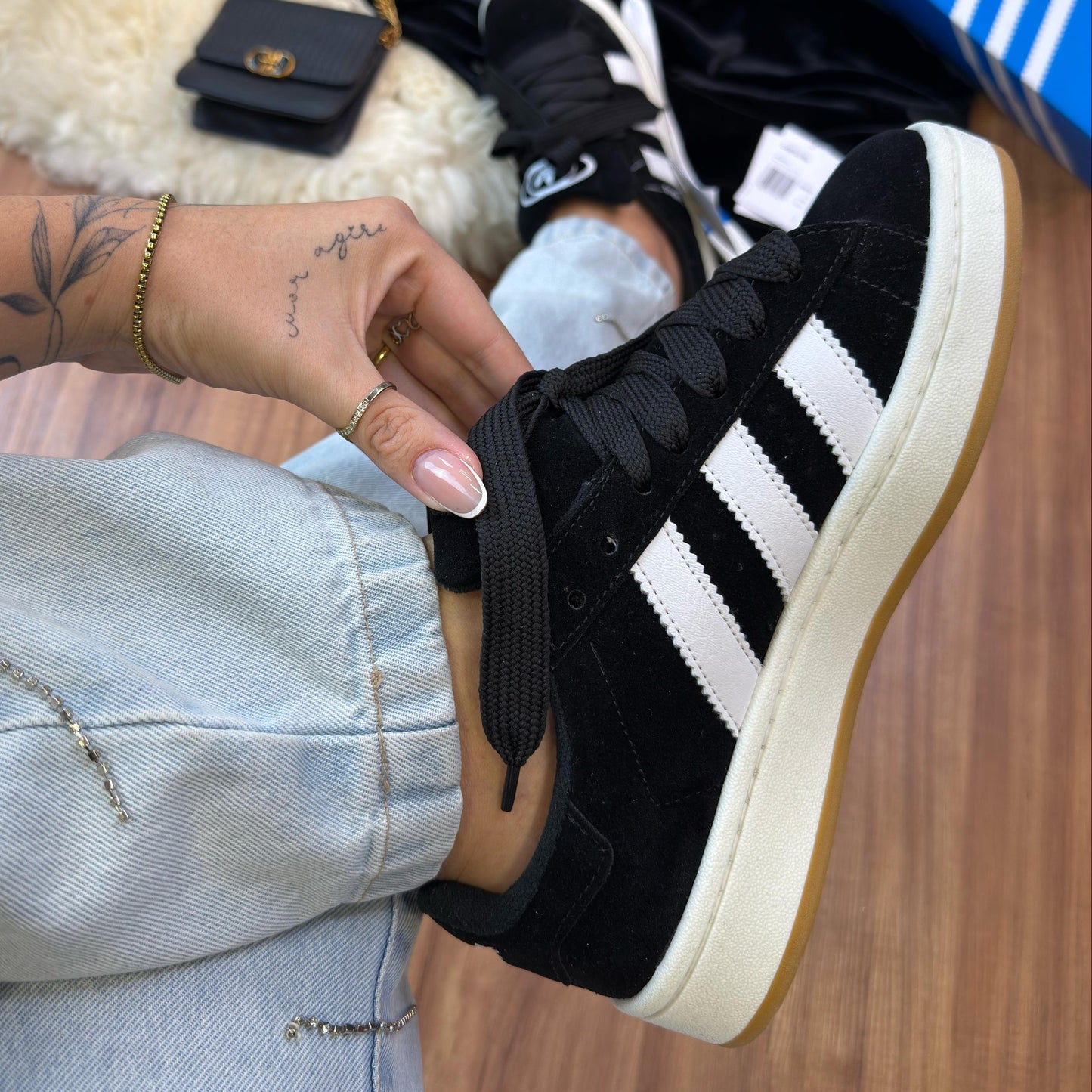 Tênis Adidas Campus 00s – Estilo Futurista e Confortável