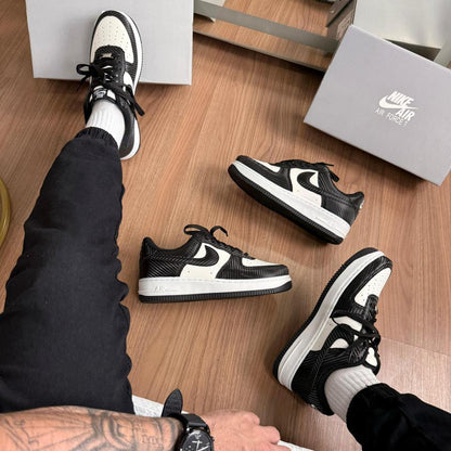 Tênis Nike Air Force Panda Carbono – Estilo e Conforto