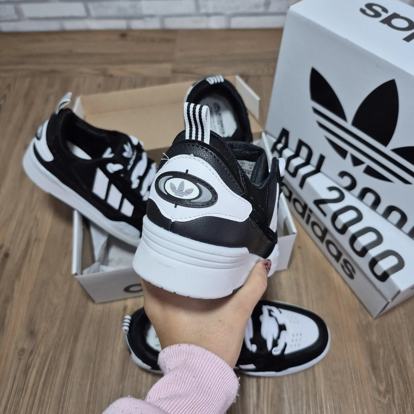 Tênis Adidas Adi2000 Preto e Branco – Estilo Casual Premium