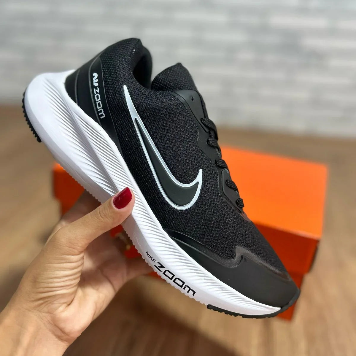 Tênis Nike Zoom 04 – Alta Performance e Amortecimento Profissional