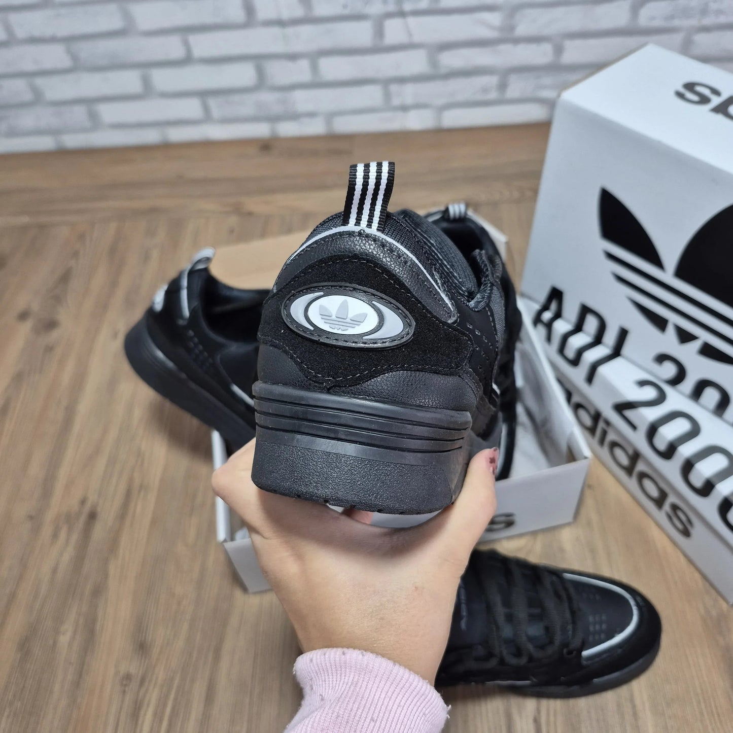 Tênis Adidas Adi2000 Preto – Leve, Estiloso e Ideal para o Dia a Dia